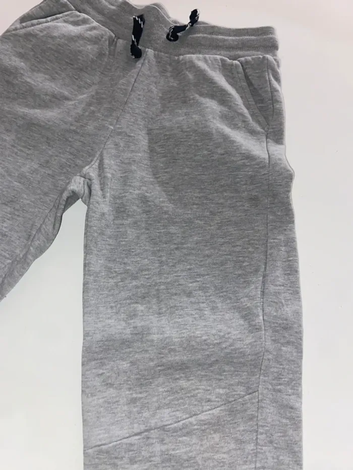 Jogging gris - photo numéro 2