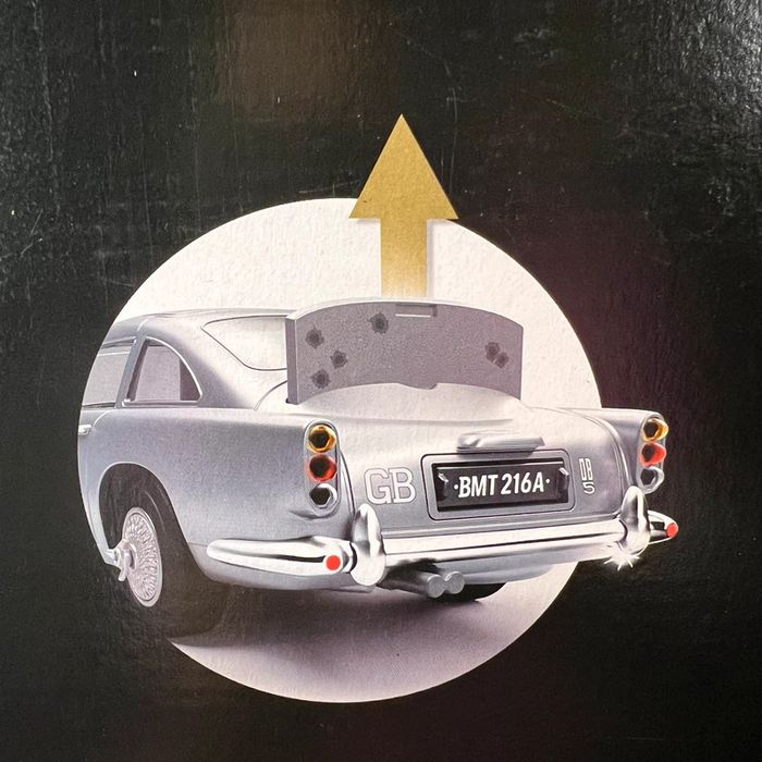Voiture James Bond 007 Aston Martin DB5 Playmobil dans le film Goldfinger 1964 - photo numéro 7