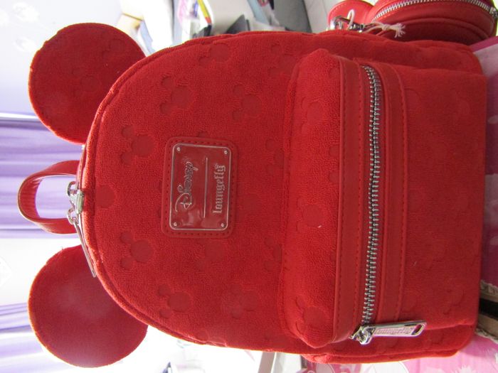 loungefly mickey rouge avec porte monnaie - photo numéro 6