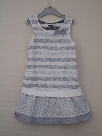 Robe blanche et bleue IKKS 8 ans TBE