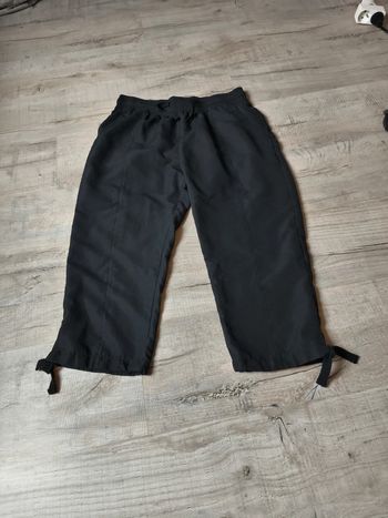 Pantacourt noir taille 40