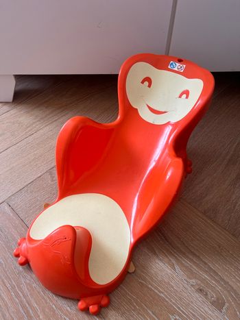 Siège de bain pour la douche de bébé 