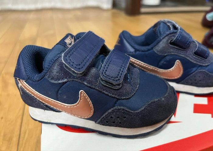 Basket Nike taille 21 - photo numéro 2