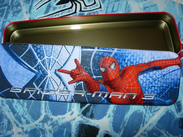 trousse metallique garnie gomme taille crayon Spiderman 3 neuf - photo numéro 3