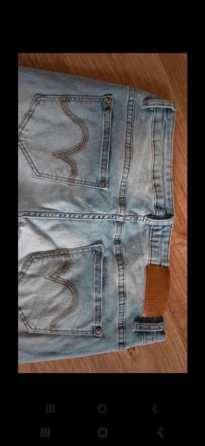 Jean 7/8 neuf,coloris bleu clair dégradé blanc juste lavé 1 fois à l achat taille 40 - photo numéro 3