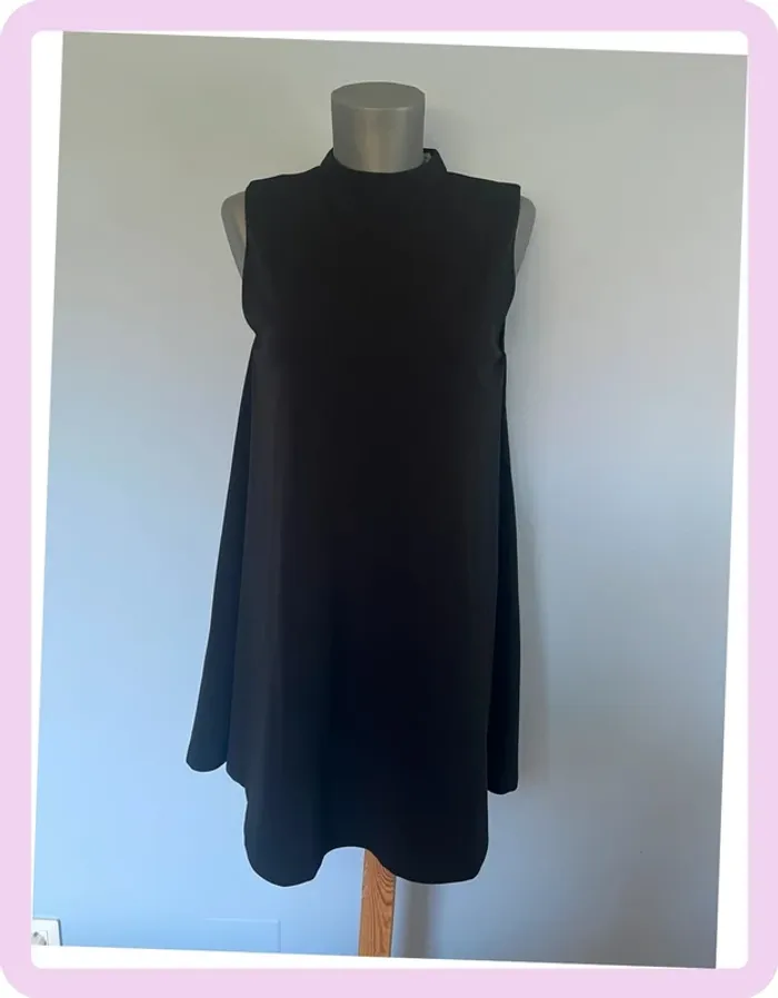 Robe noire sans manches Molly Bracken taille unique