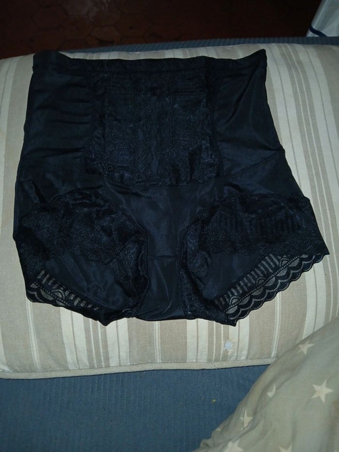Joli shorty dentelle