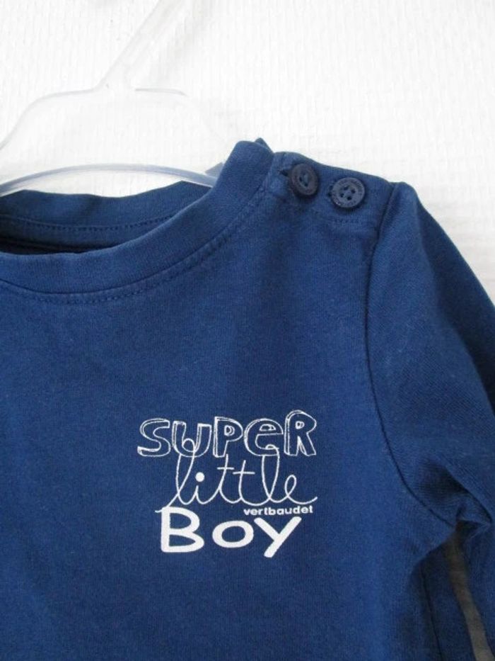 T-shirt marine Vertbaudet 3 mois TBE - photo numéro 3
