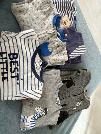 Lot vêtement bébé 