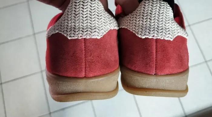 Baskets Adidas Gazelle rouges originales motif dentelle - photo numéro 3