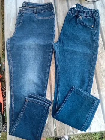 Lot de 2 jeans femme Taille 40 tbe