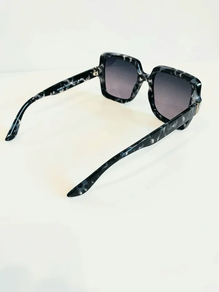 Lunette de soleil femme carrée Polarisée grise léopard verres dégradés UV protection catégorie 3 - photo numéro 6