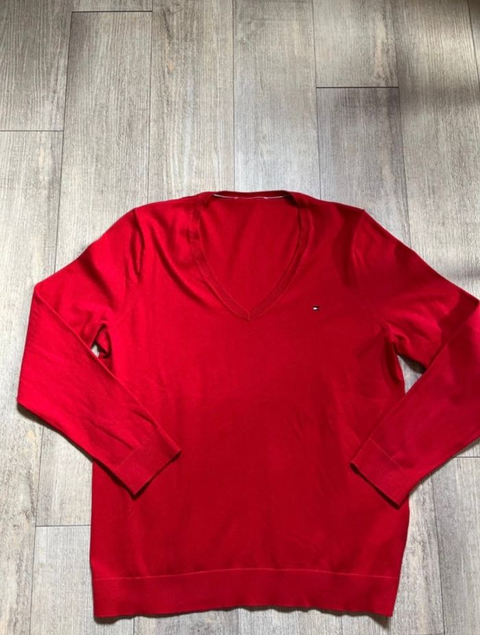 Tommy Hilfiger-Sweat col V taille M-Très bon état - photo numéro 2