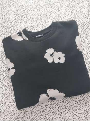 sweat fleurs noir blanc ultra tendance look pinterest oversize chic