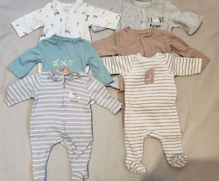 Lot vêtements 0mois - photo numéro 8