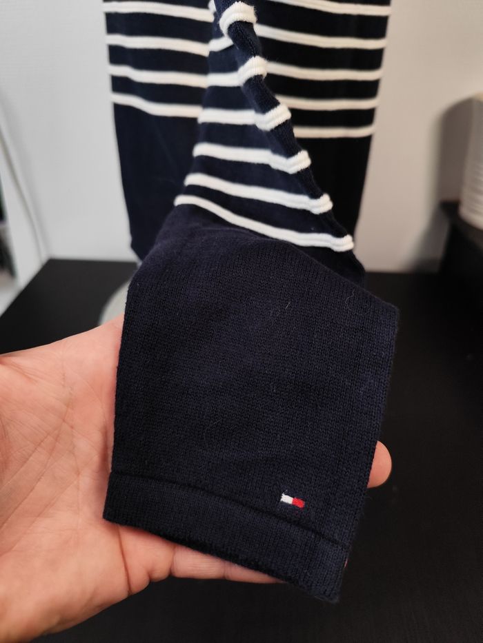 Pull marine à rayures blanches marinière - Tommy Hilfiger Taille S (US - Dimensions en photo) - photo numéro 5