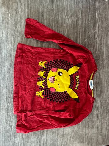 T shirt pikachu