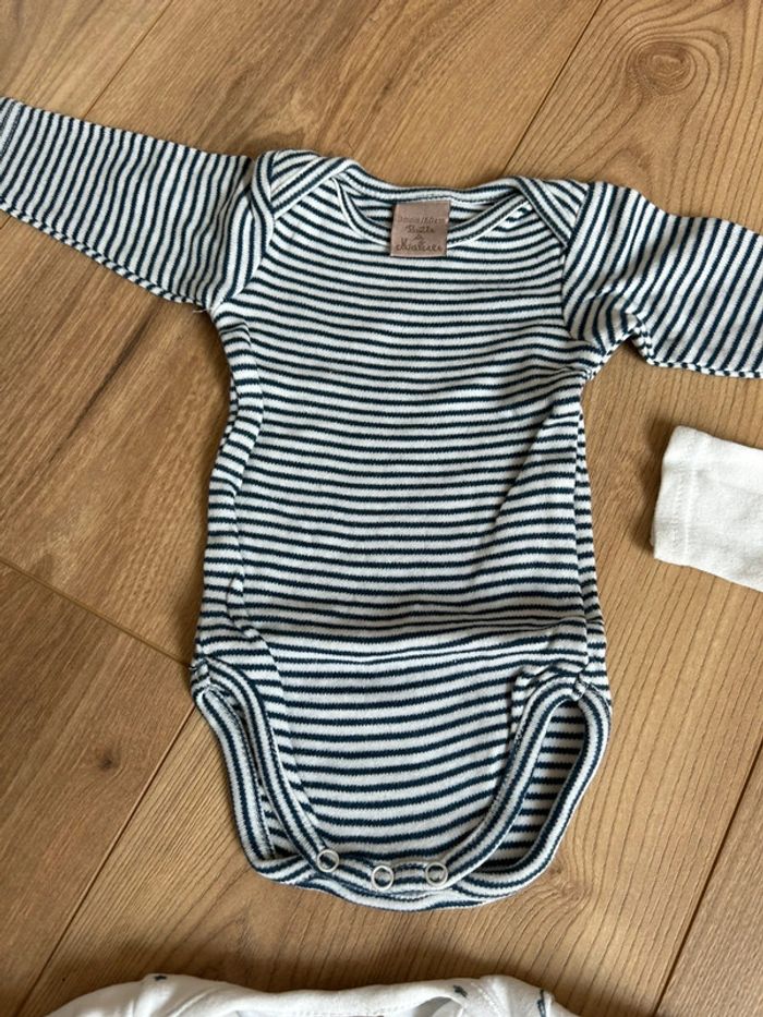 Lot de 3 bodys 3 mois - photo numéro 4