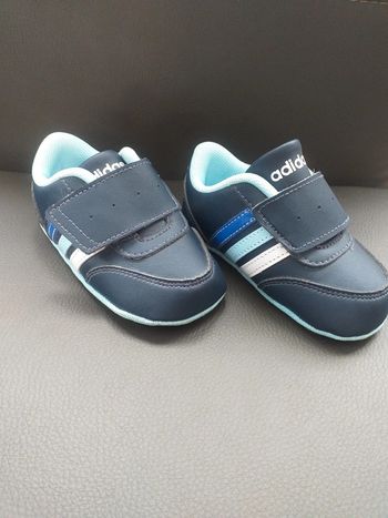 Basket adidas taille 18