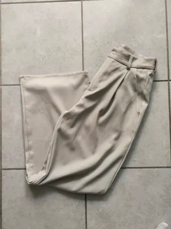 Joli pantalon beige