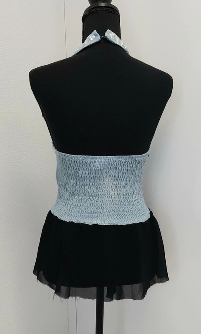 Très joli top dos et épaules dénudés couleur jean avec gros strass Shun bo - photo numéro 3