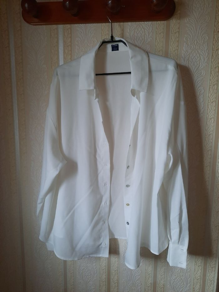 Chemise blanche Kiabi femme taille L | Élégante, fluide et intemporelle 🤍 - photo numéro 2