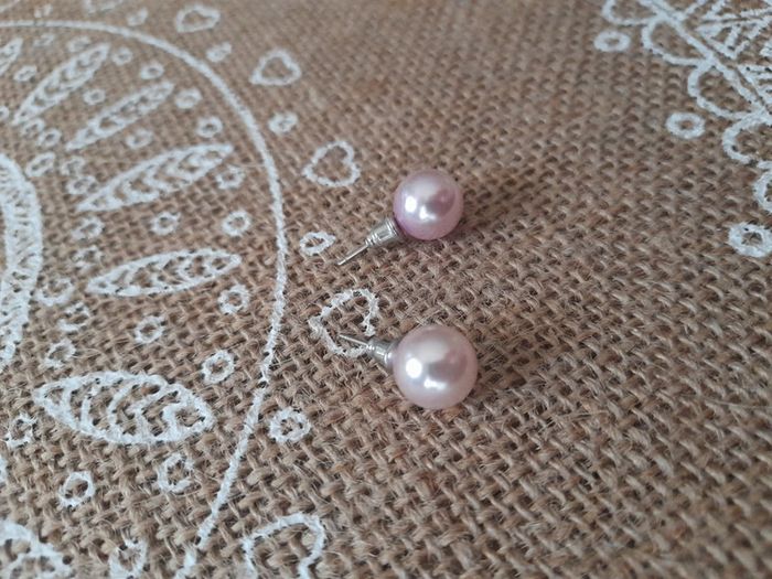 Boucles d'oreilles perle rose - photo numéro 2