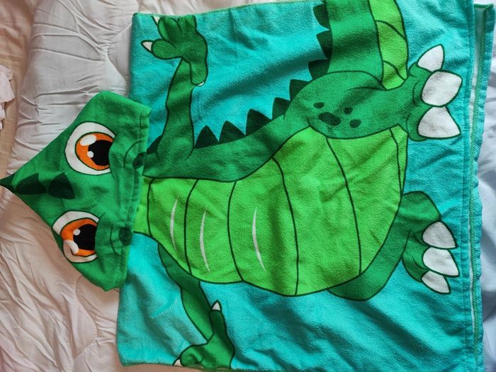 Serviette dinosaure enfants sortie de bain