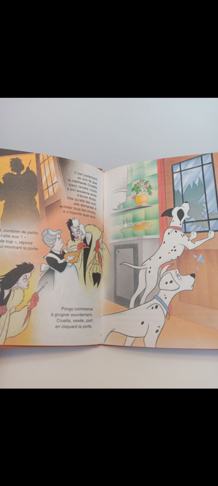 Livre Disney club du livre Les 101 dalmatiens (1) - photo numéro 5