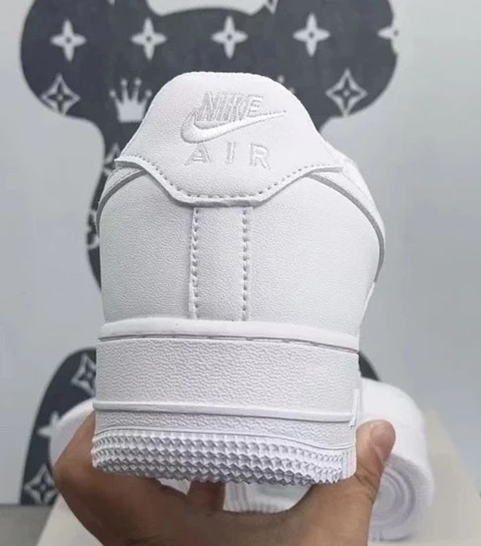 Nike Air Force 1 Low '07 White  41 - photo numéro 4