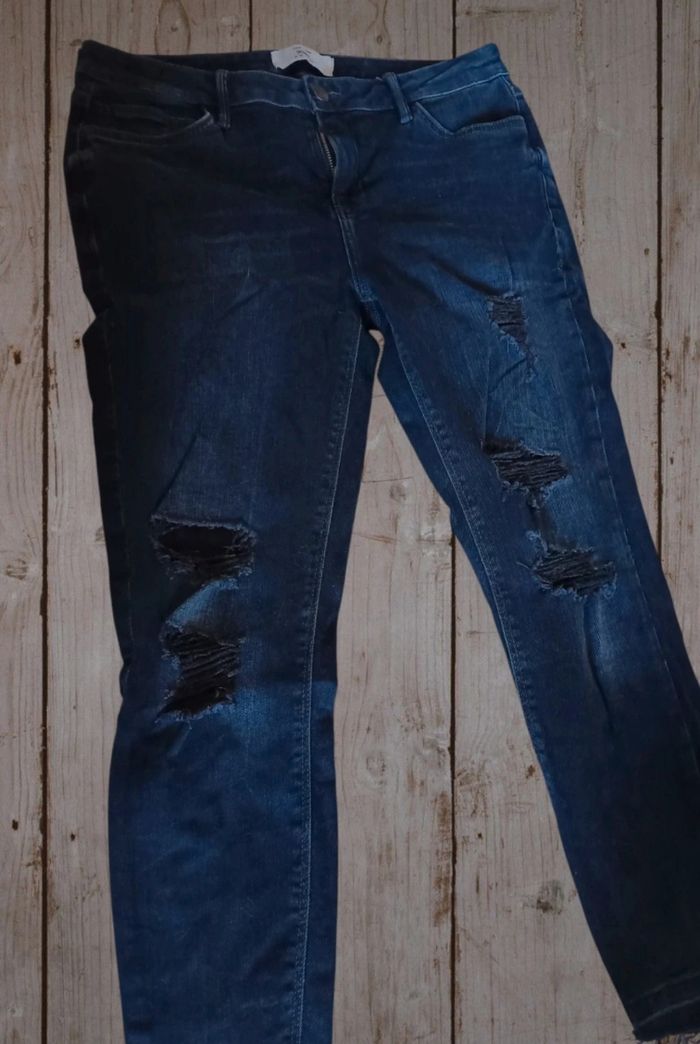 Jeans à trou - photo numéro 2