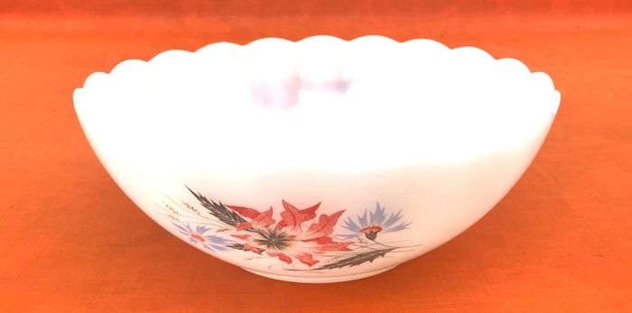 Années 1960  Saladier  Arcopal France Décor fleuri et bords festonnés - photo numéro 2