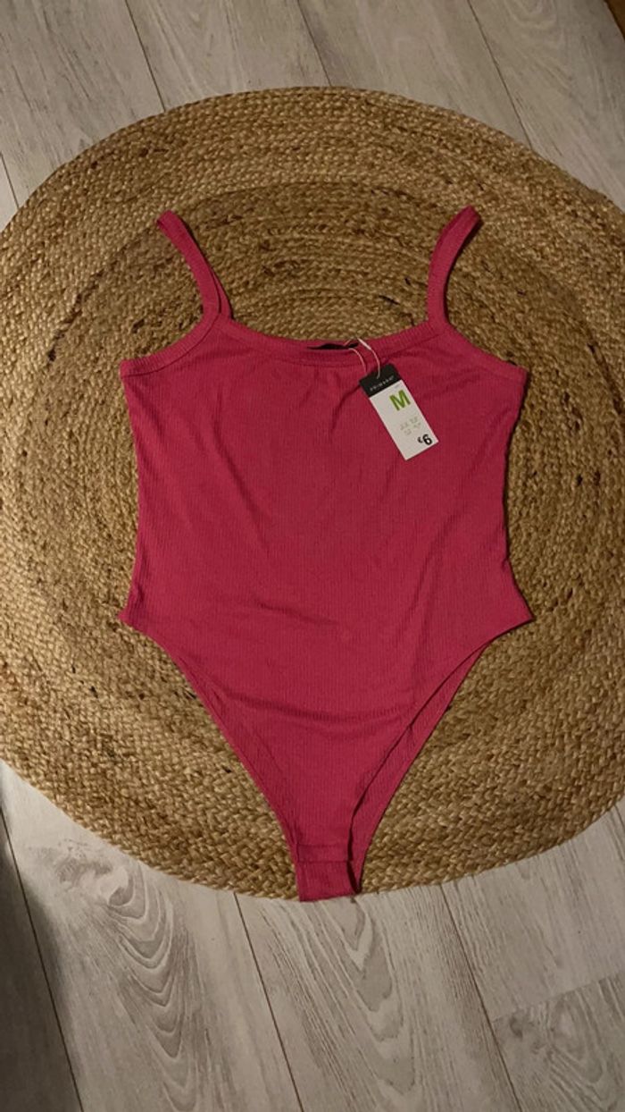 Body rose côtelé neuf Primark
