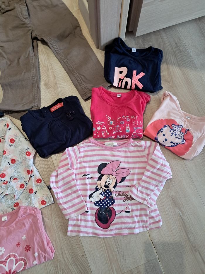 Gros lot de vêtements 12mois neufs et tbe - photo numéro 2