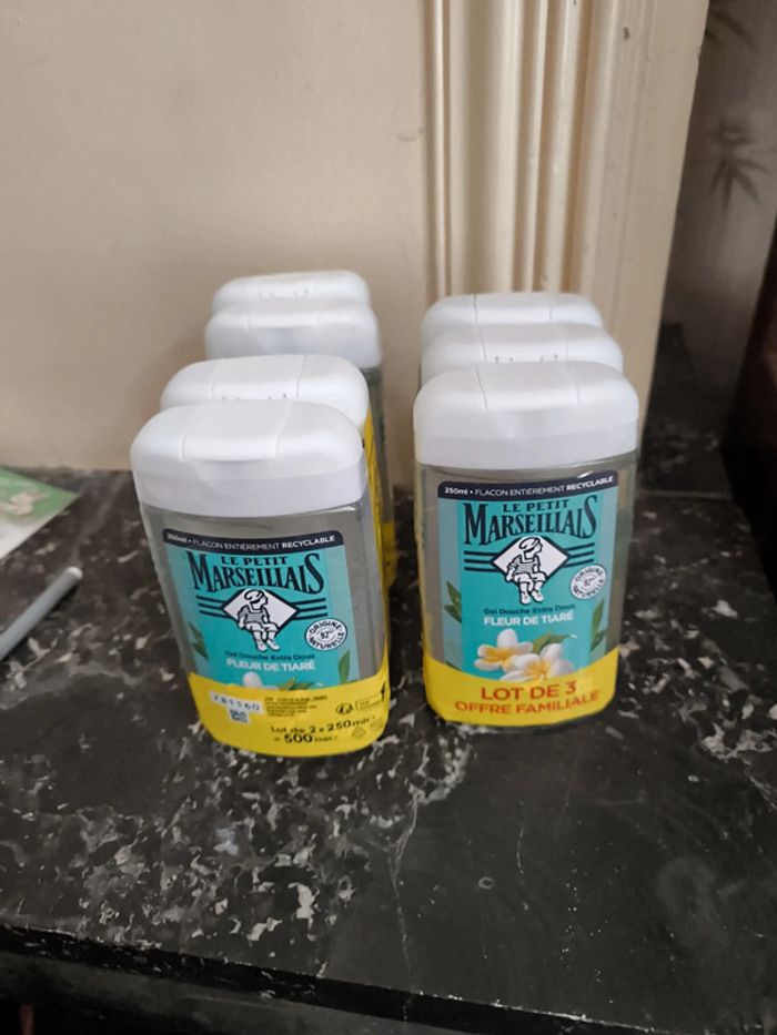 Lot de 7 gel douche le petit marseillais fleur de tiaré neuf