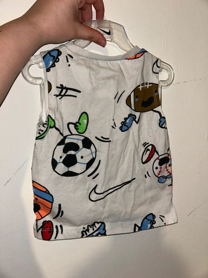 T-shirt nike 18 mois - photo numéro 2