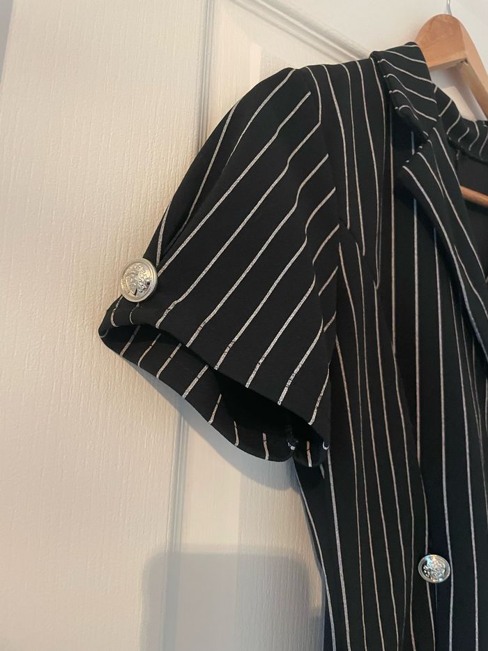 Robe noire rayée - photo numéro 2