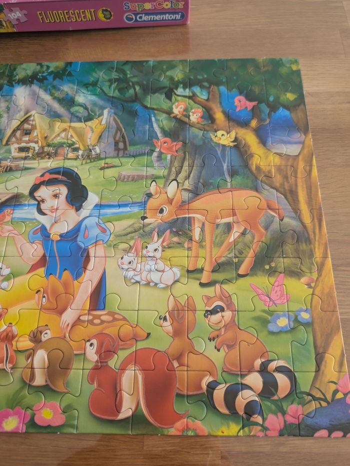Puzzle Fluorescent Blanche neige grand format complet 104 pièces Clementoni - photo numéro 3