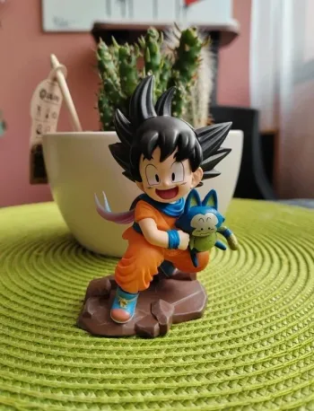 Figurine Dragon ball - Goku enfant avec plume - Neuve