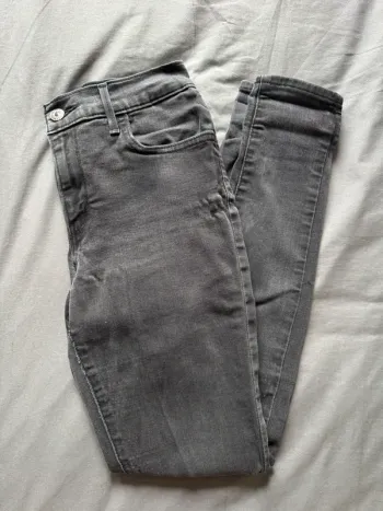 Jean Levi’s 710 super skinny femme