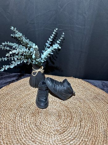 Basket Nike à scratch pointure 26