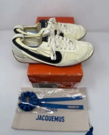 Jacquemus + Nike  Sneakers Moon - collaboration Jacquemus + Nike - taille 38 beige yellow pale