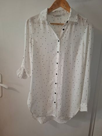 Chemise taille 38 en très bon état motif cœur 