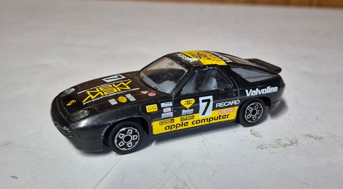 Voiture miniature bburago porsche 928 S4 1/43