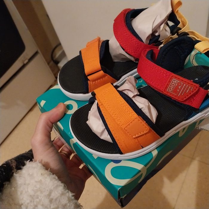 Sandales mixtes  bunnel neuves dans sa boîte Pointure 25 - photo numéro 2