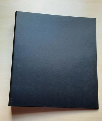 Classeur noir 30 x 34 x 4 cm