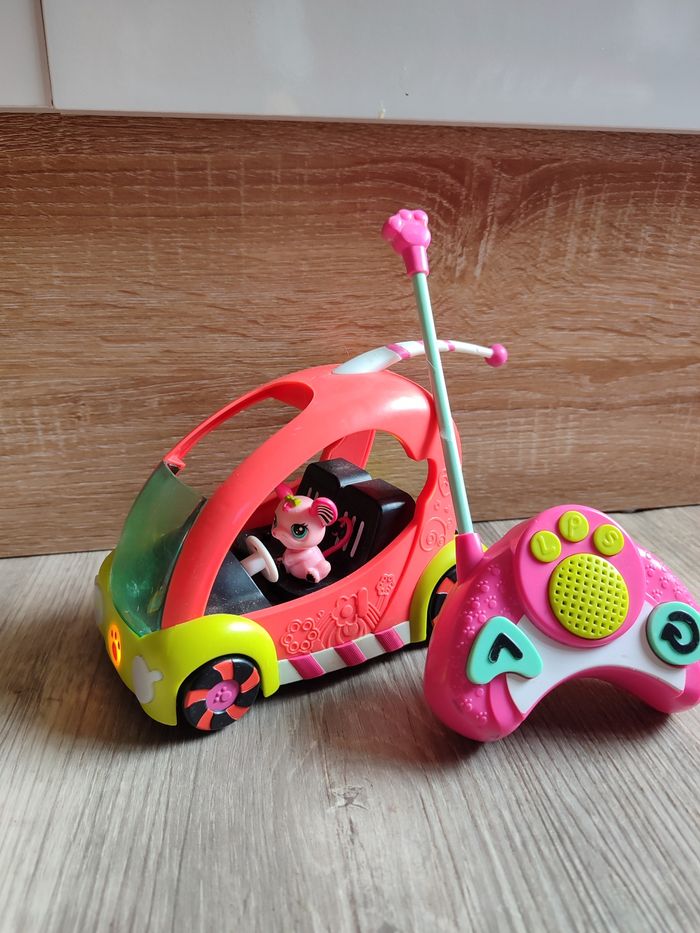 Voiture télécommandée littlest petshop
