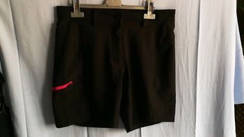 Short noir fluide t42/44 NEUF Cecilia Sport