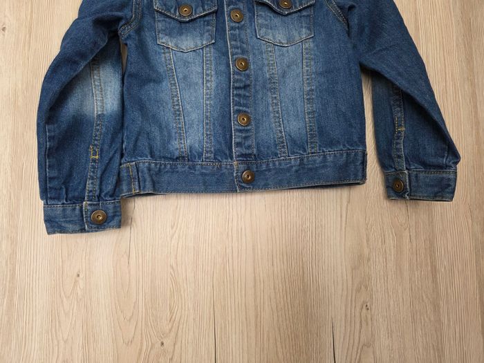 VESTE EN JEANS GARÇON TAILLE 4ANS MARQUE LES 3 SUISSES - photo numéro 3