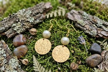 Boucles d’oreilles "Eclat Doré & Perle nacrée 